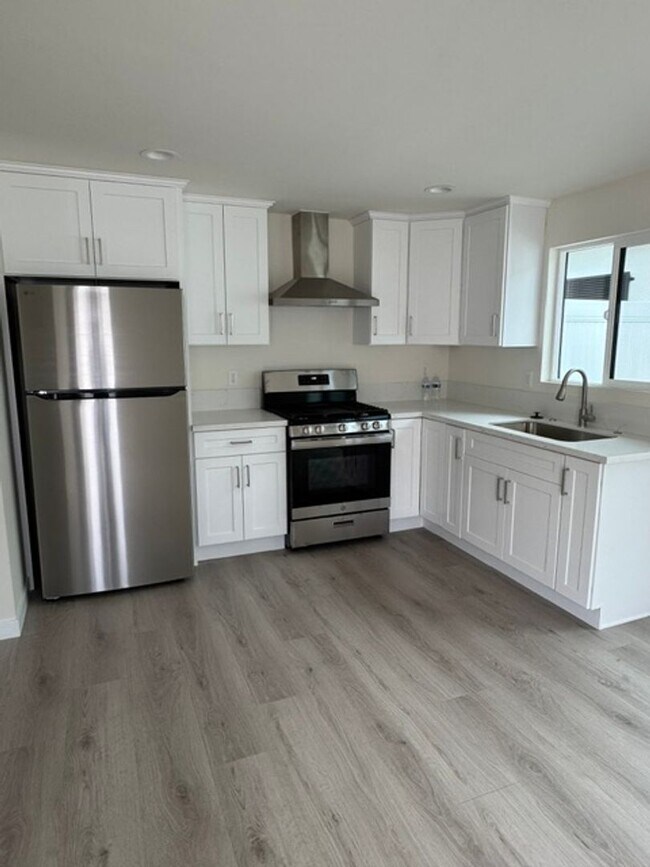 Foto del edificio - 7317-7321 Garden Grove Avenue
