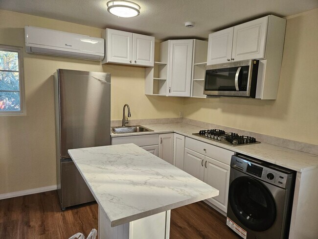 Building Photo - Charming Studio House in San Marcos