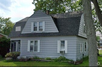 Building Photo - 1737 Durand St