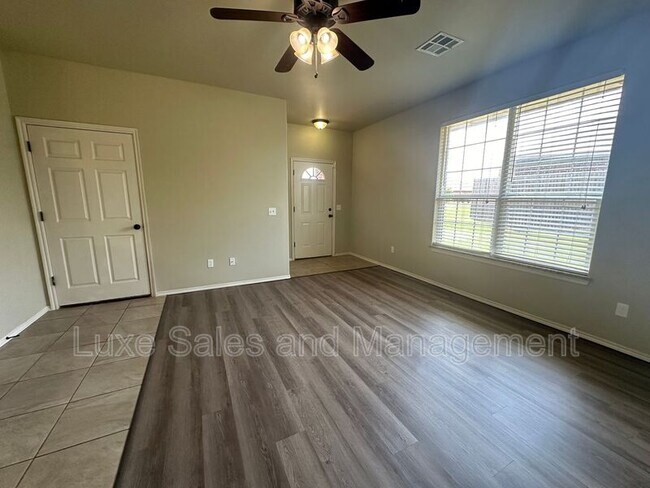 Building Photo - 1305 Garden Gate Drive