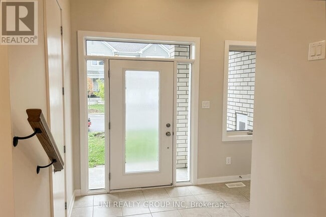 Photo du bâtiment - 324 Canadensis Ln