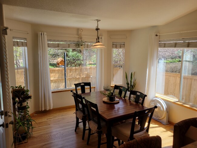 Foto del edificio - 456 Lavastone Ave