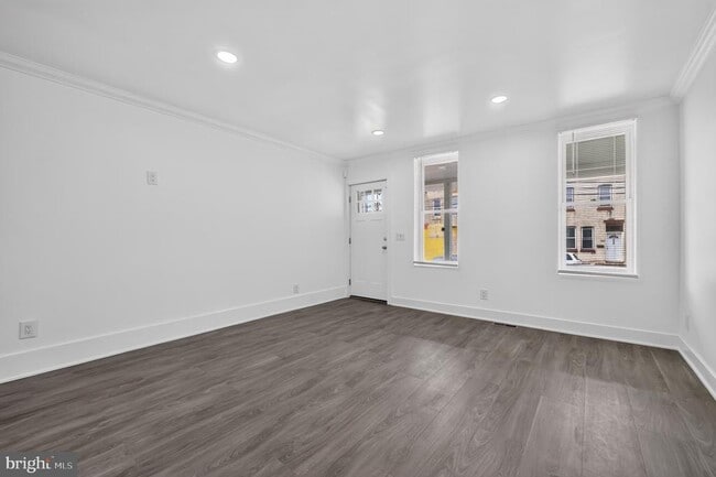 Building Photo - 807 N 42nd St