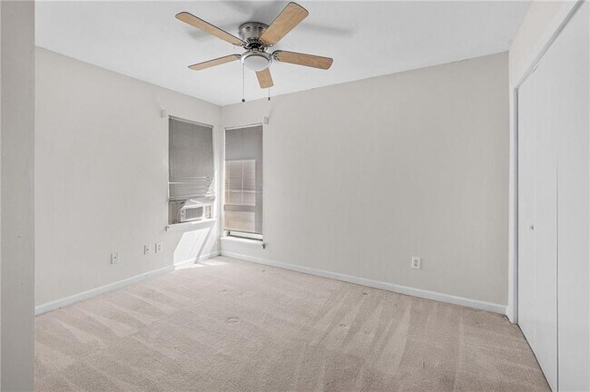 Building Photo - 990 Chapman Ln