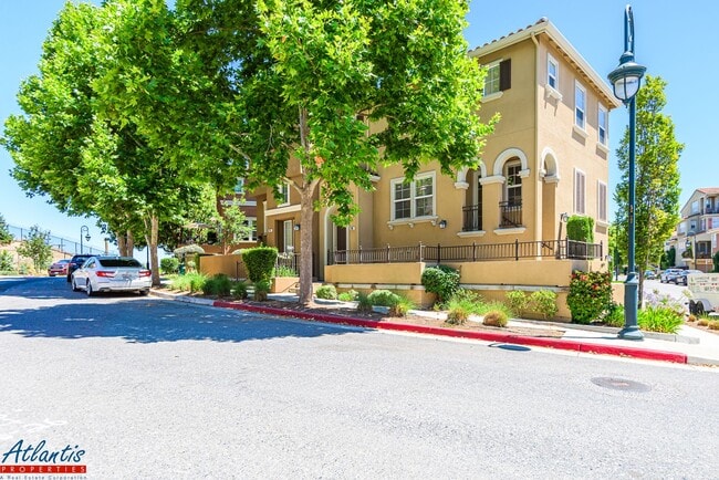Communications Hill | LVP Flooring | Central A/C - Communications Hill | LVP Flooring | Central A/C Townhome