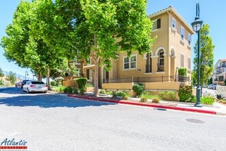 Building Photo - 789 Batista Dr