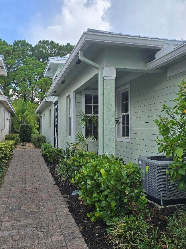 Foto del edificio - 1463 SE Tidewater Pl