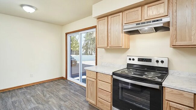 Building Photo - 923-925 Rosamond Ave