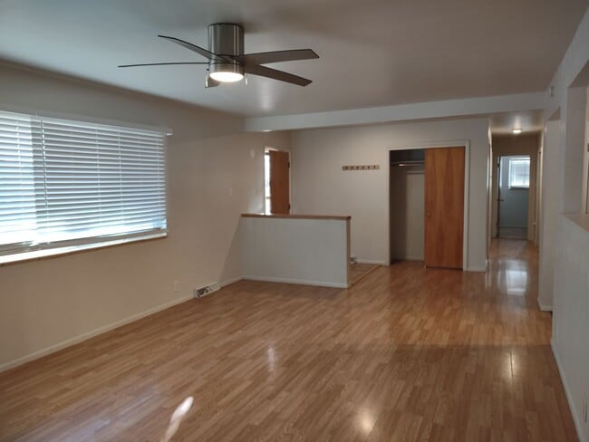 Building Photo - ALL PROSPECTIVE TENANTS MUST SUBMIT A $58 ...