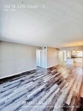 Building Photo - 706 SE 13th Ct