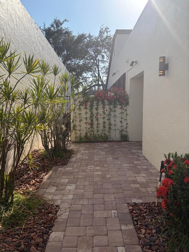 Building Photo - 21435 Campo Allegro Dr