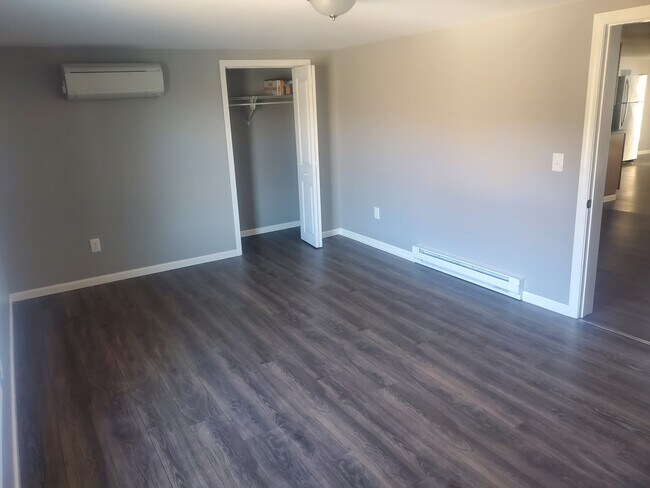 Foto del edificio - 66 S Main St