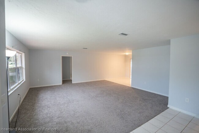 Foto del edificio - 702 Catfish Creek Rd