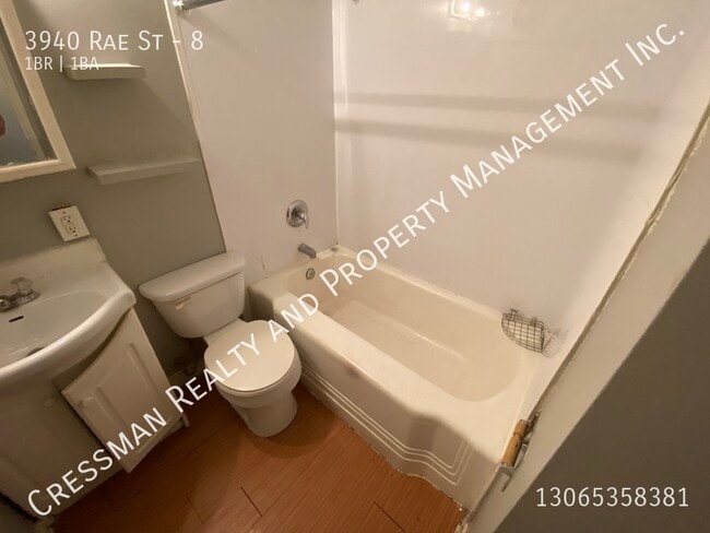 Building Photo - 1 Bed, 1 Bath APARTMENT located in South R...