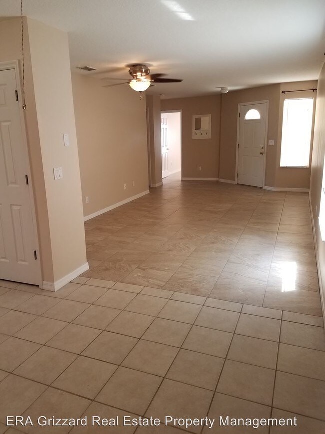 Foto del edificio - 2315 Greenleaf Dr
