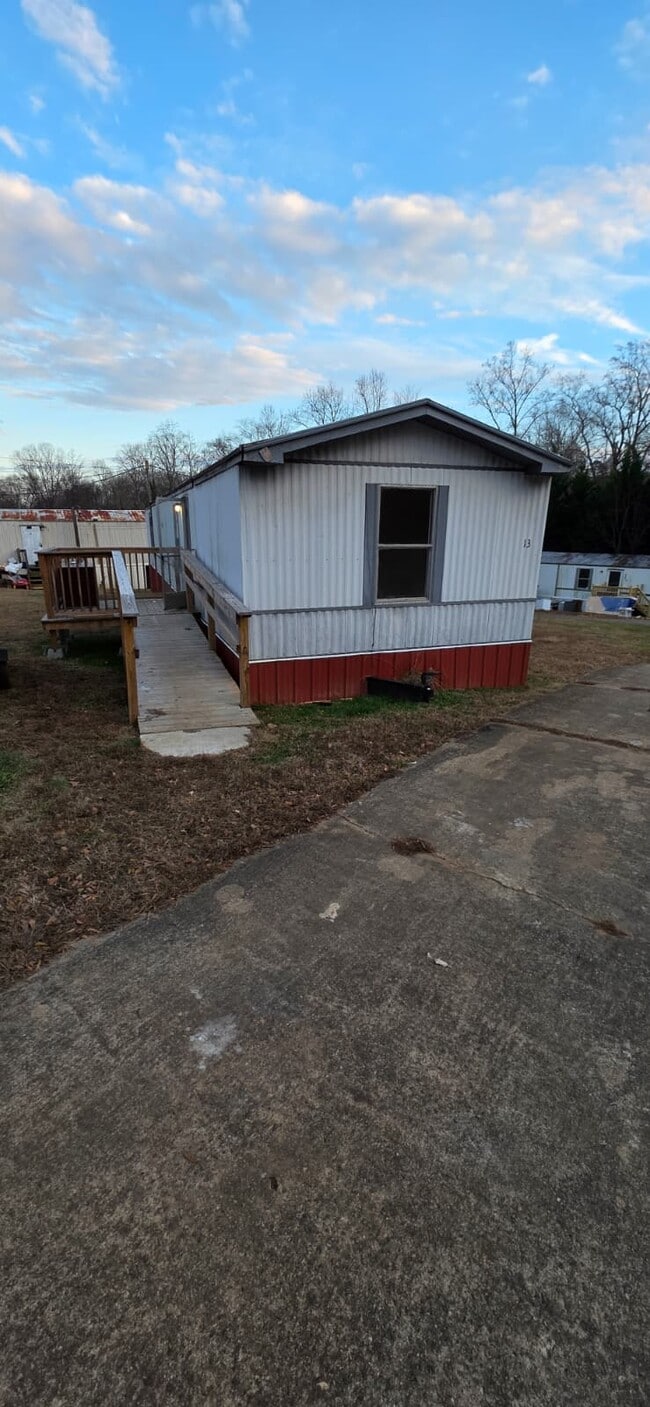 Building Photo - 8364 Cedar St