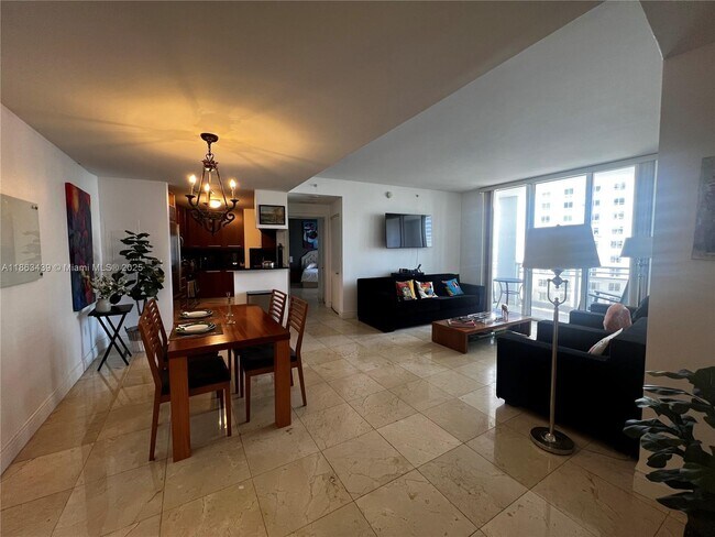 Foto del edificio - 901 Brickell Key Blvd