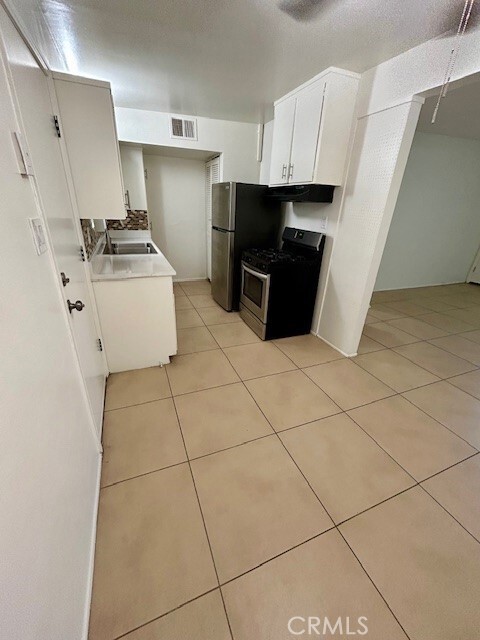Building Photo - 37111 Cathedral Canyon Dr
