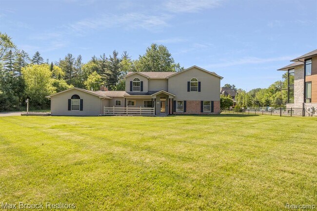 Building Photo - 6096 Darramoor Rd