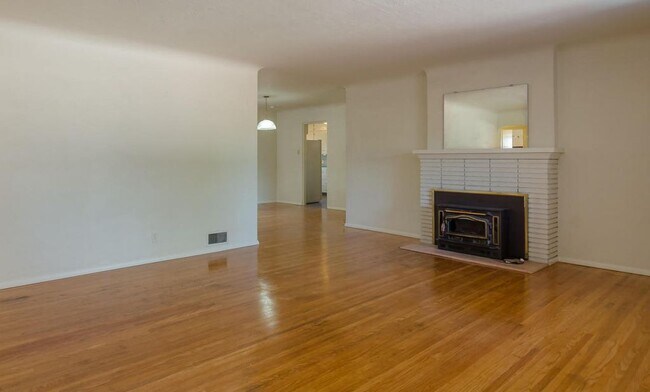 Foto del edificio - 3600 Calle del Sol NE