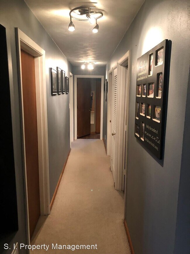 Foto del edificio - 5 br, 3 bath House - 705 Benwood Dr