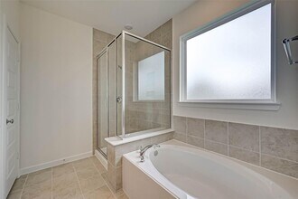 Building Photo - 8022 Pinebrook Arbor Ct