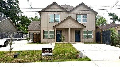 Building Photo - 7034 Smilax St