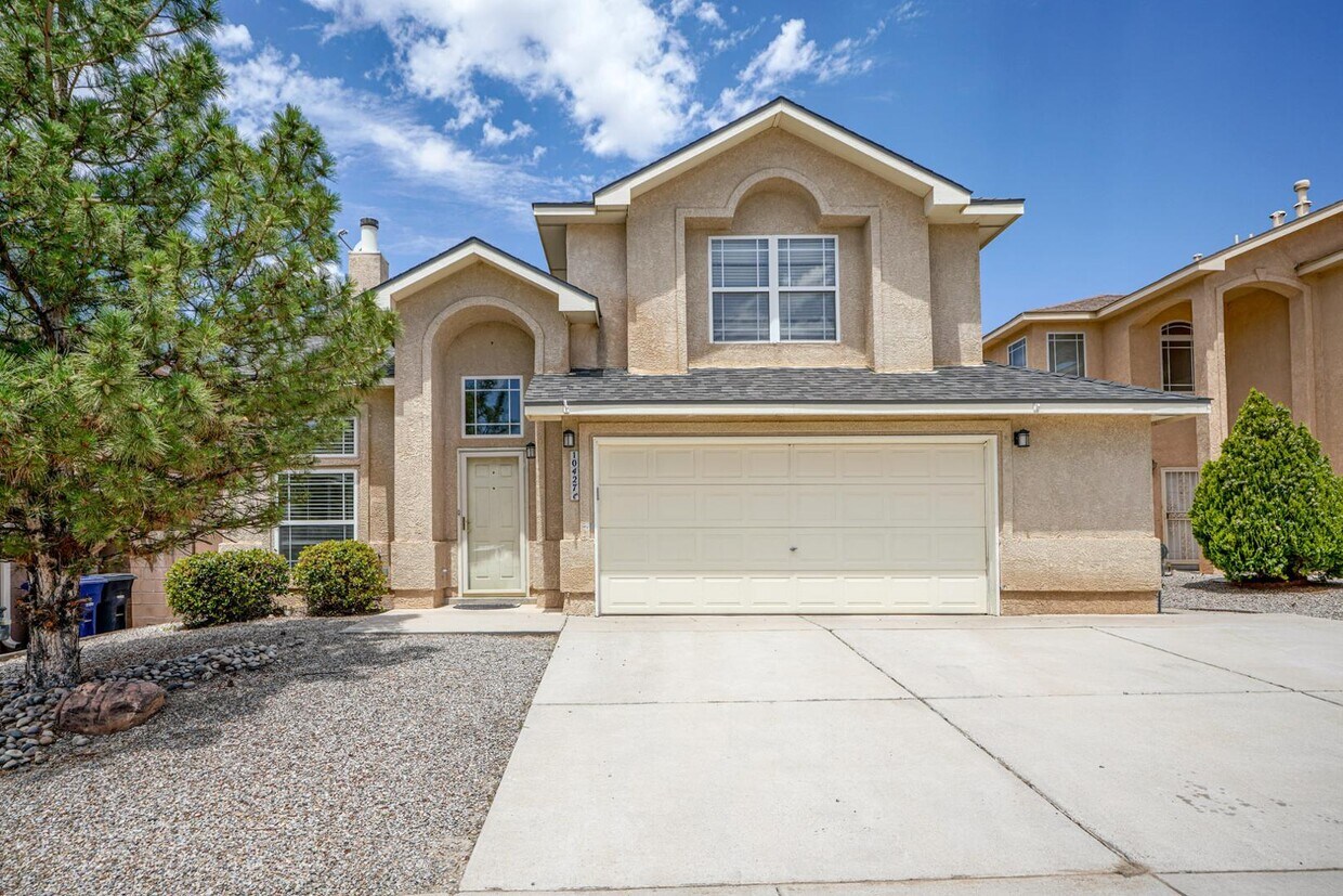 Foto principal - 10427 Crosscut Dr NW
