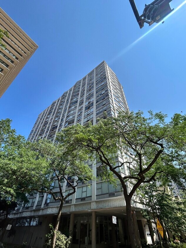 Foto principal - 5757 N Sheridan Rd