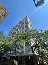 Building Photo - 5757 N Sheridan Rd