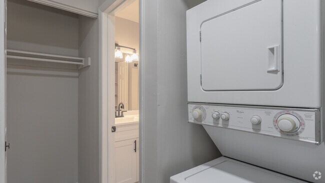 2BR,1BA,-915SF - Pines of York