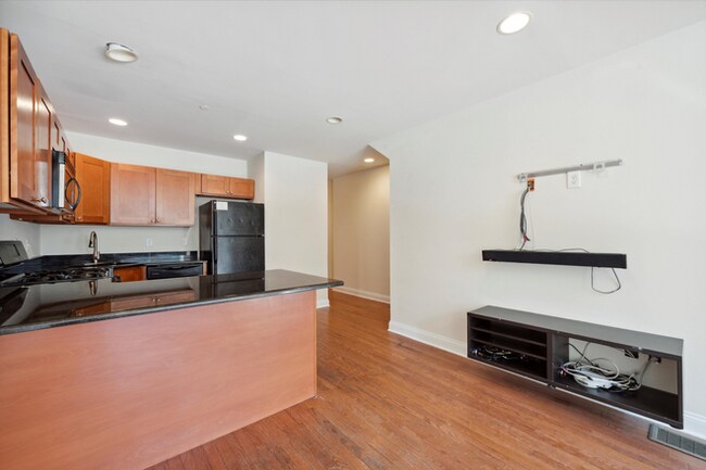 Building Photo - 1705 Arlington St