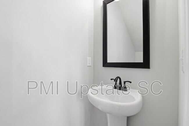 Foto del edificio - 107 Virginia Ave