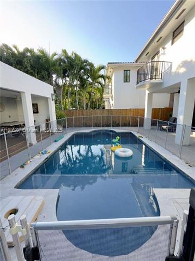 Foto del edificio - 835 SW 22nd Rd