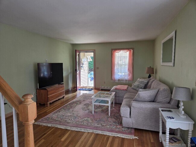 Building Photo - 96 S Beechwood Rd