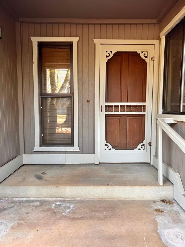 Building Photo - 15925 Thiel Way