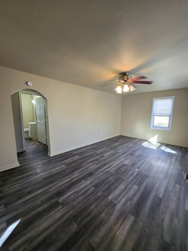 Photo - Charming 3 Bedroom in Rossville Apartment