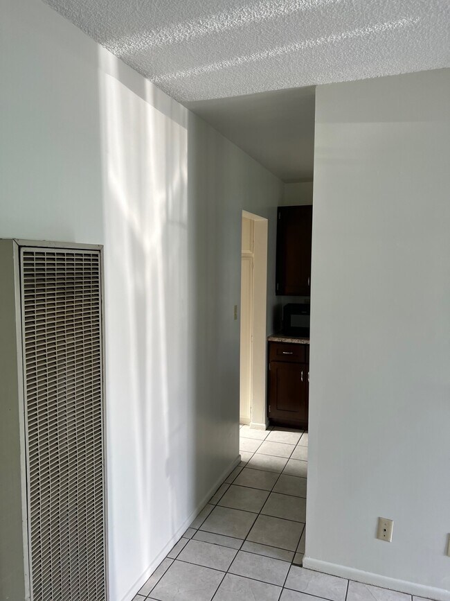 Foto del edificio - 5110 Windermere Ave