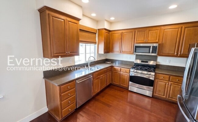 Building Photo - 3-Bed/3.5-Bath Townhome/ Available Soon!