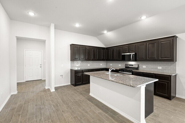 Building Photo - 2817 Hay Ln