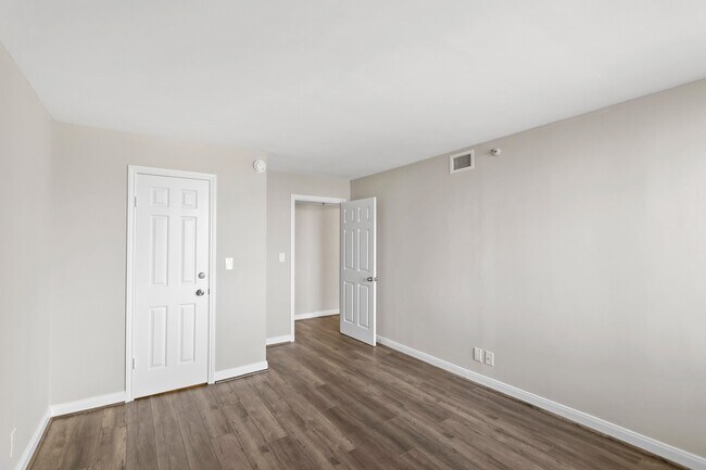 Foto del edificio - 3525 Sage Rd