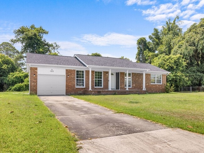 Building Photo - 103 Oakwood Ct