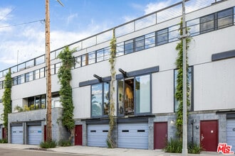 Building Photo - 1113 Electric Ave