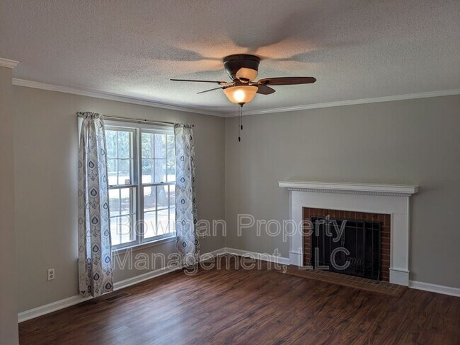 Building Photo - 125 Brookstone Dr