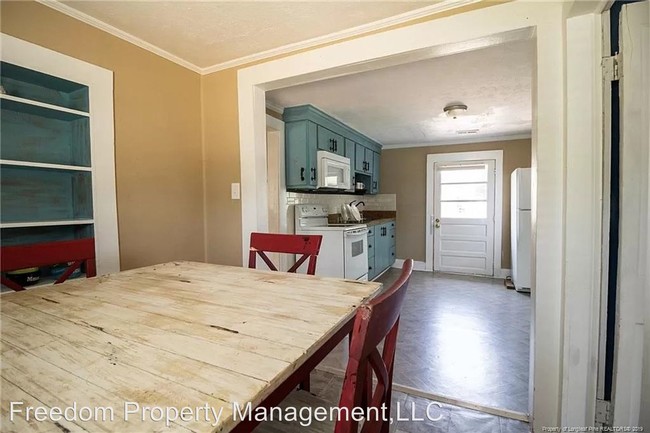 Foto del edificio - 2 br, 1 bath House - 6419 Blake Rd