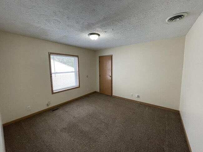 Building Photo - 523 Gallagher St