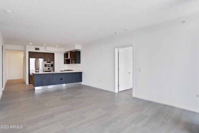 Foto del edificio - 7180 E Kierland Blvd