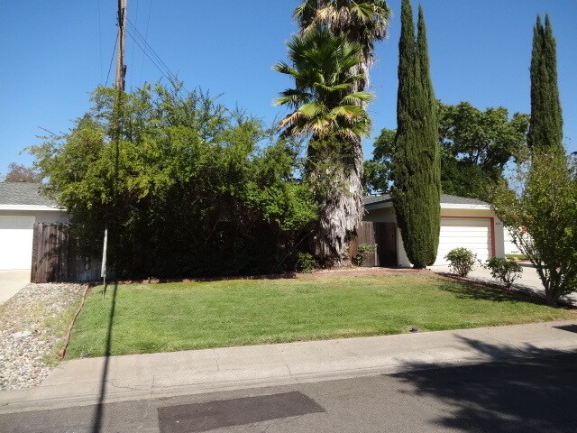 Foto del edificio - SINGLE STORY, 4 BED, 2 BA, LARGE LOT, ARDEN ARCADE AREA