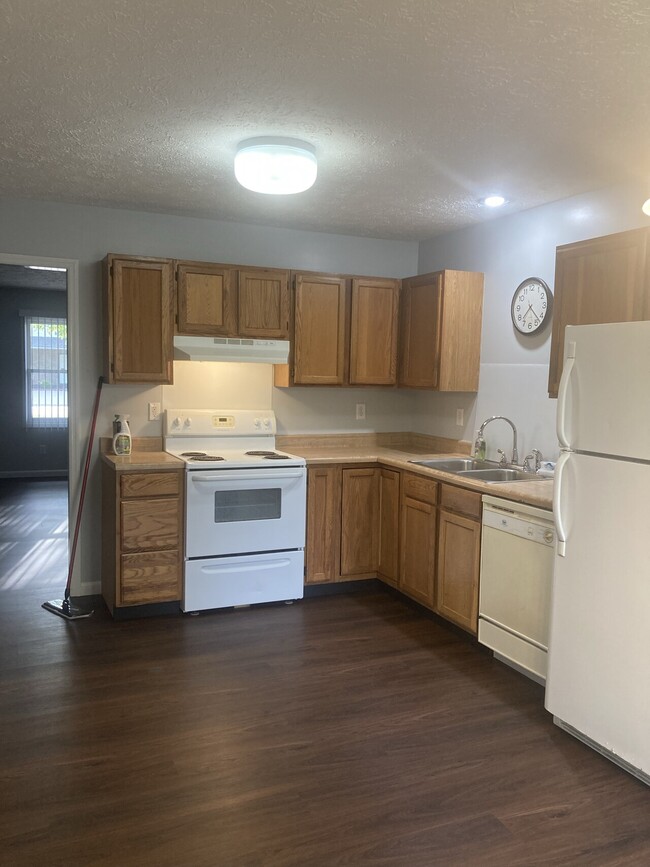Building Photo - Carmichael Properties LLC. 1303