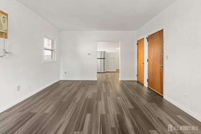 Foto del edificio - 2063 Elizabeth Ave